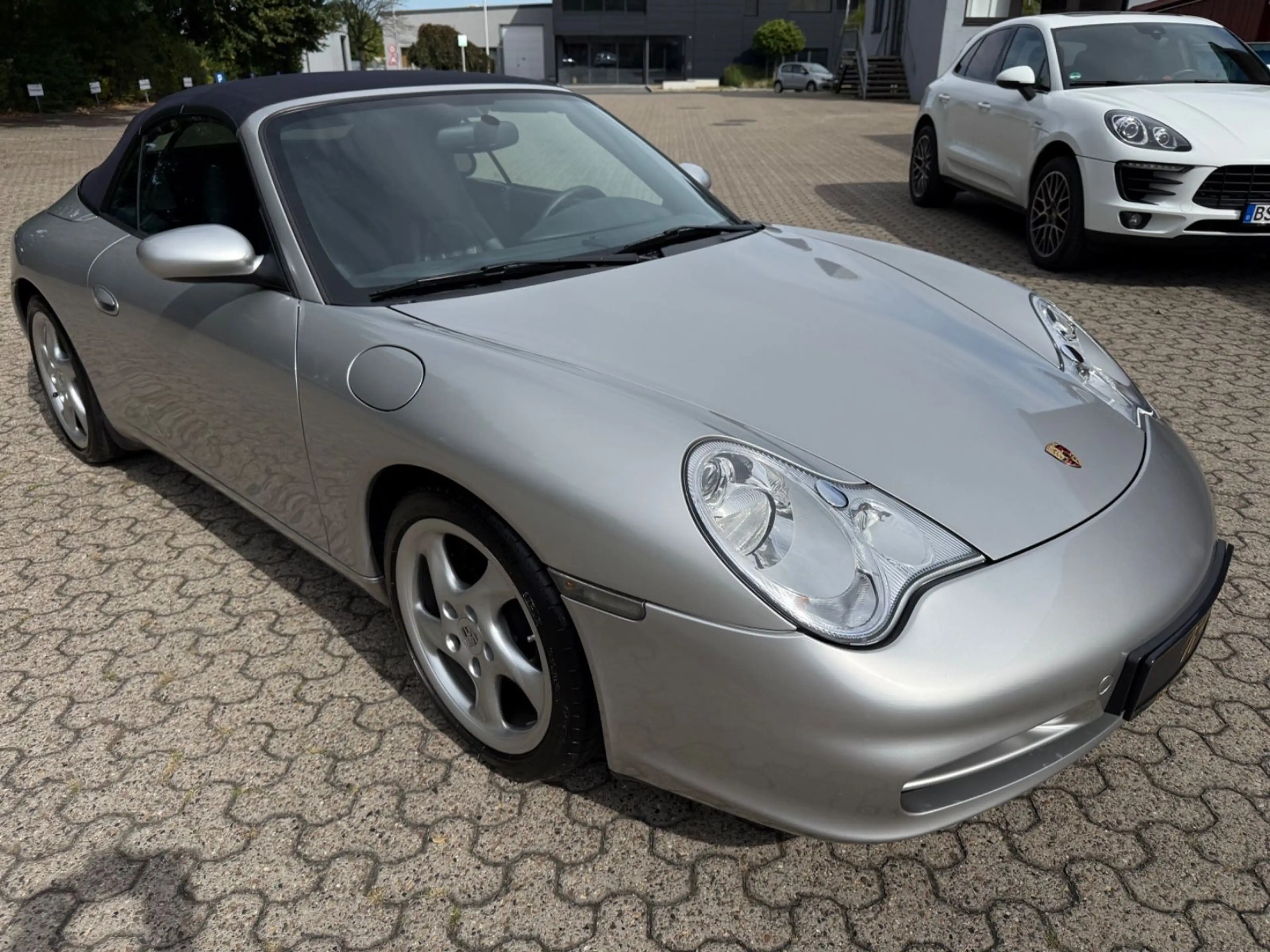 Porsche 996 Carrera Cab.1 Hand, Matching, 1Lack, Scheckh — photo 9