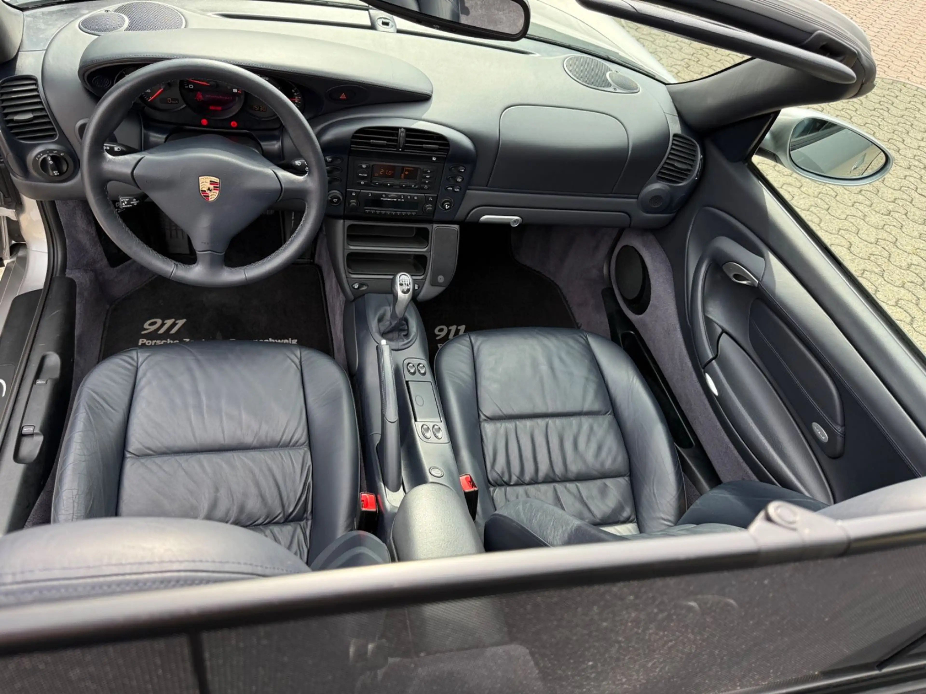 Porsche 996 Carrera Cab.1 Hand, Matching, 1Lack, Scheckh — photo 14