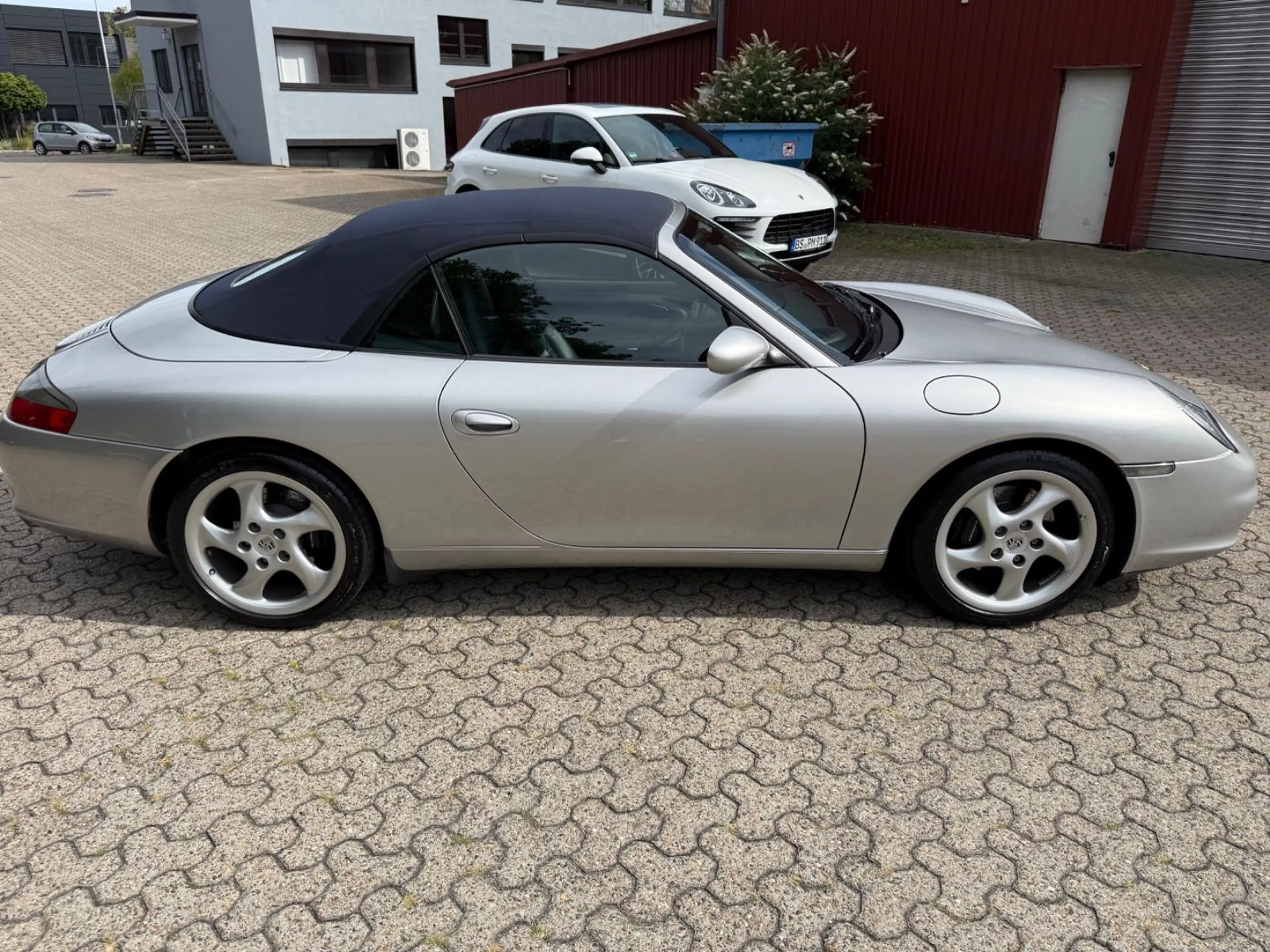 Porsche 996 Carrera Cab.1 Hand, Matching, 1Lack, Scheckh — photo 8