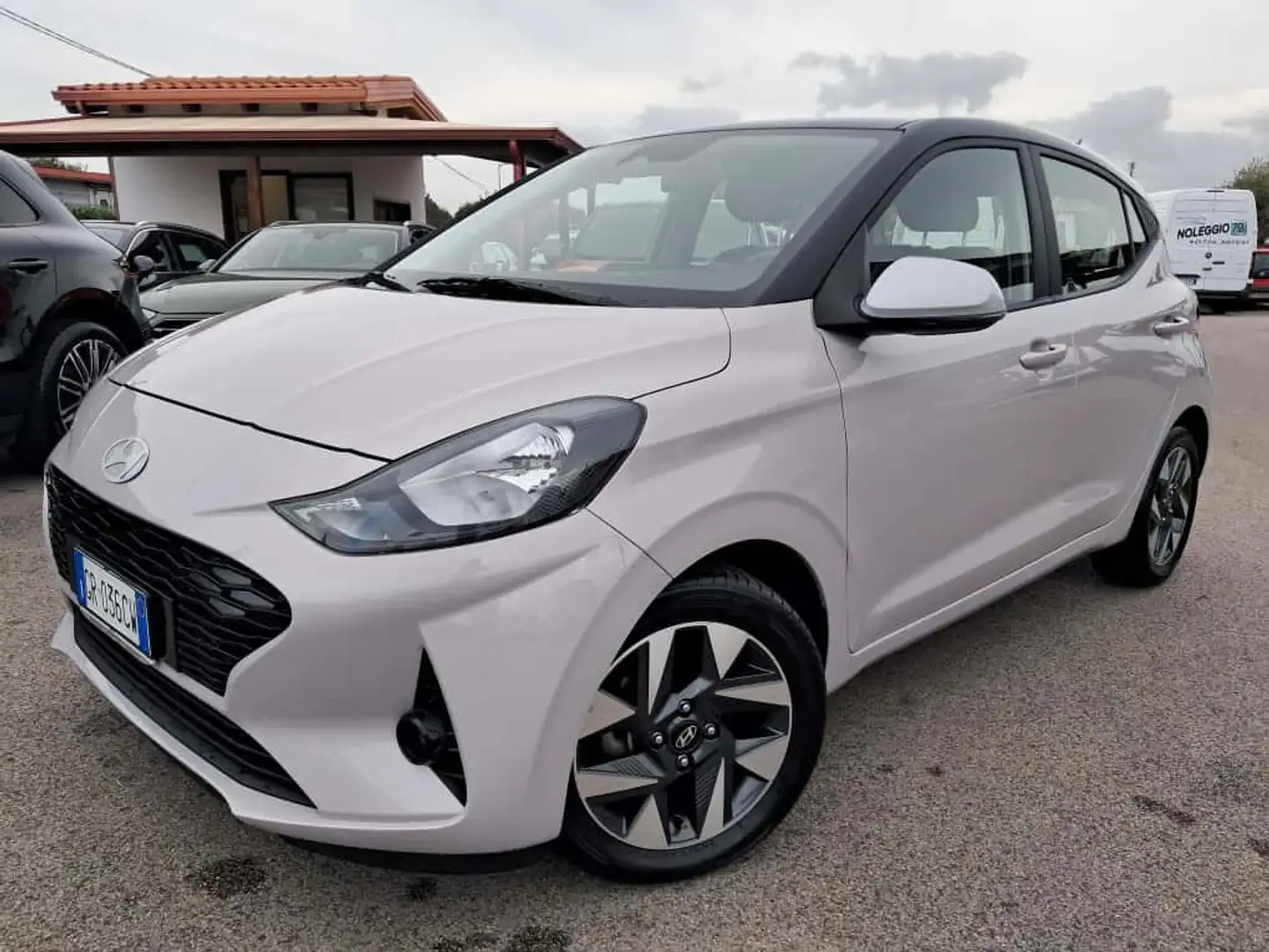 Hyundai i10 1.0 mpi at Prime 67cv PROMO FINANZIAMENTO Argent - 1