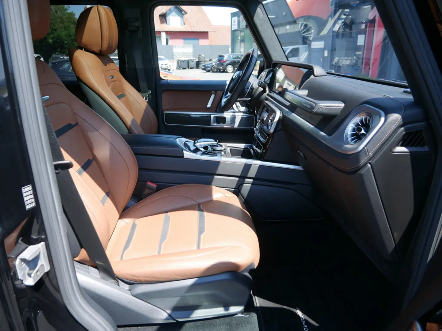 Mercedes-Benz G 63 AMG AHK NIGHT CARBON MULTIBEAM 22"-LM TV Schwarz - 2