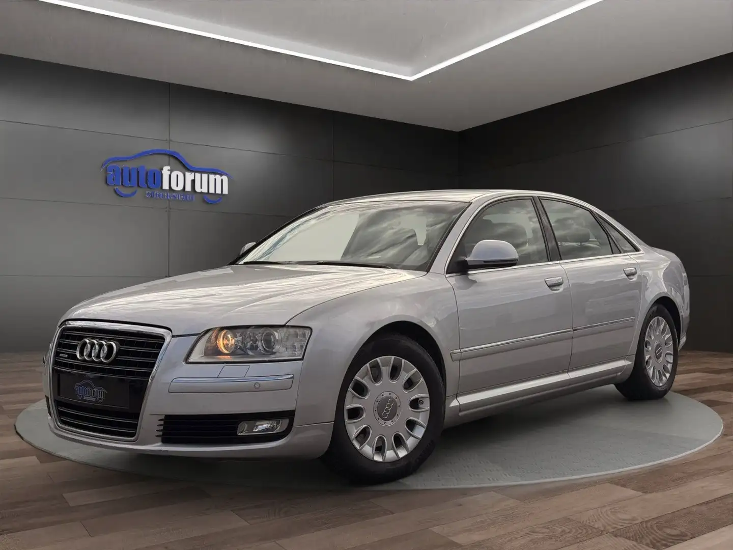 Audi A8 4.2 FSI tiptronic quattro NAVI°BI-XENON°LEDER Silber - 1