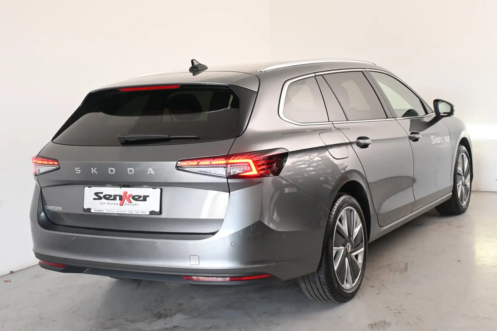 Skoda Superb Selection TDI DSG Gris - 2