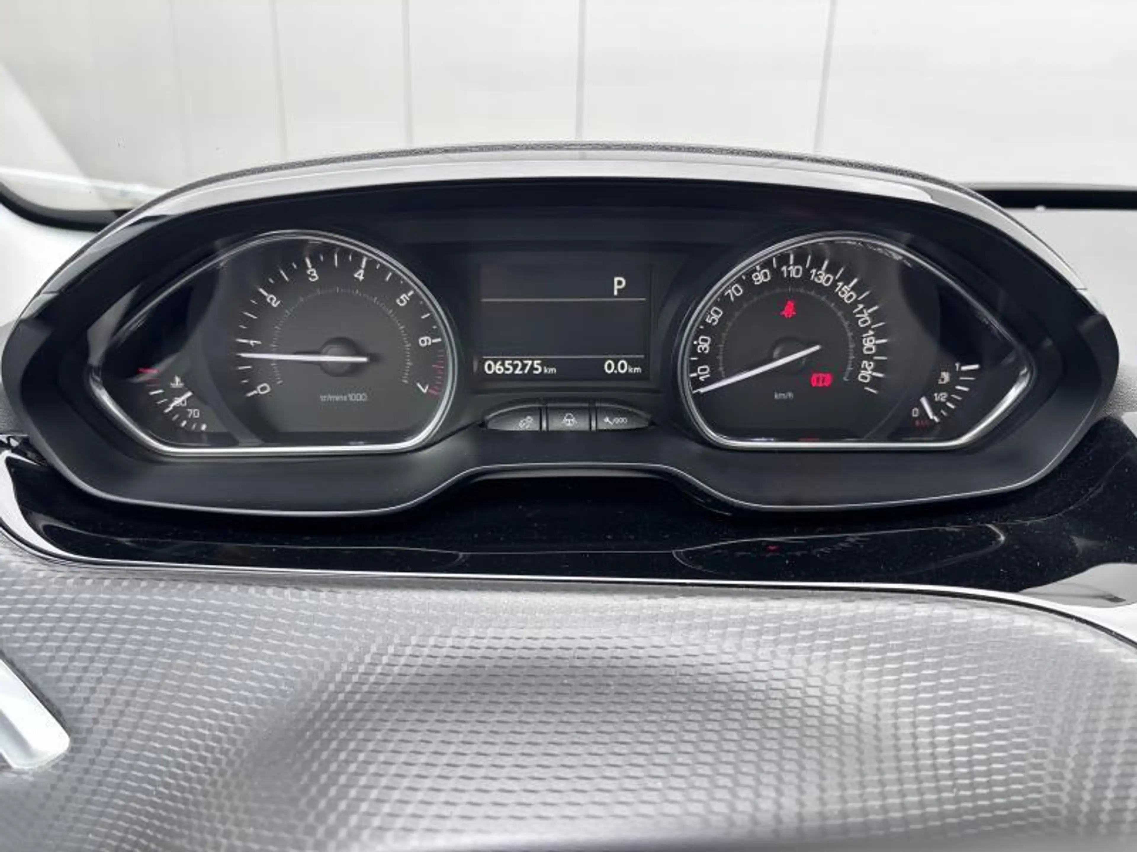 Peugeot 2008 Allure 1.2 TURBO 110 EAT6 — photo 14
