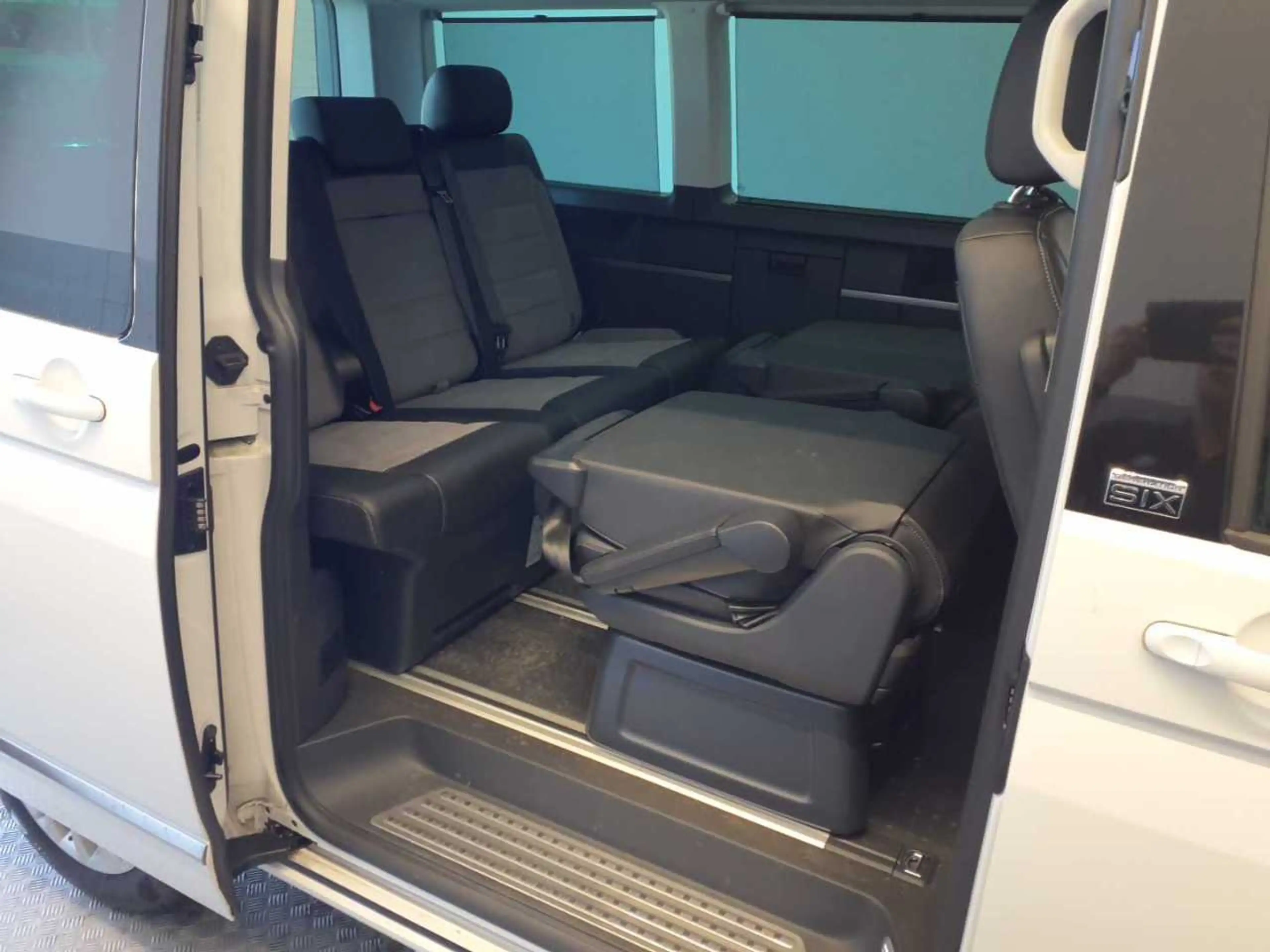 Volkswagen T6.1 Multivan Generation SIX 2.0 TDI DSG AHK Standh ACC Navi Sid — photo 7