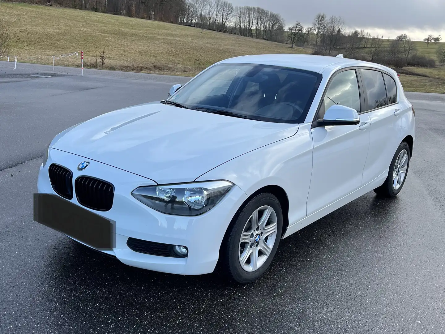 BMW 116 1er (5-Türer) 116i Weiß - 2