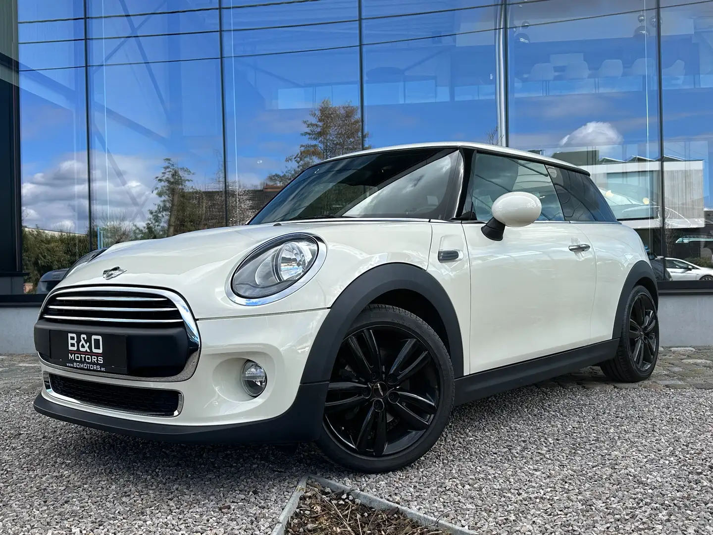 MINI One 1.2i First, 17"JCW Alu, PDC,Bleuth,EURO6, Garantie Beige - 1