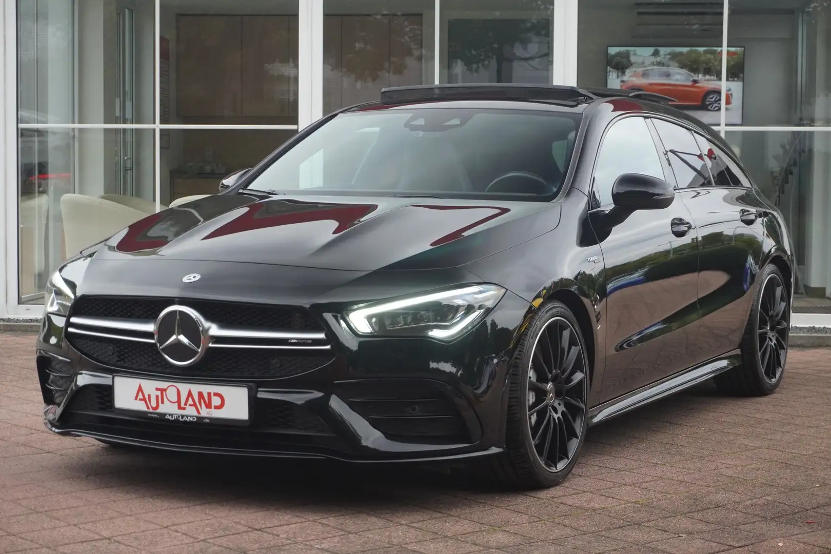 Mercedes-Benz CLA 35 AMG 4Matic LED Navi Totwinkel Kamera DAB Schwarz - 2