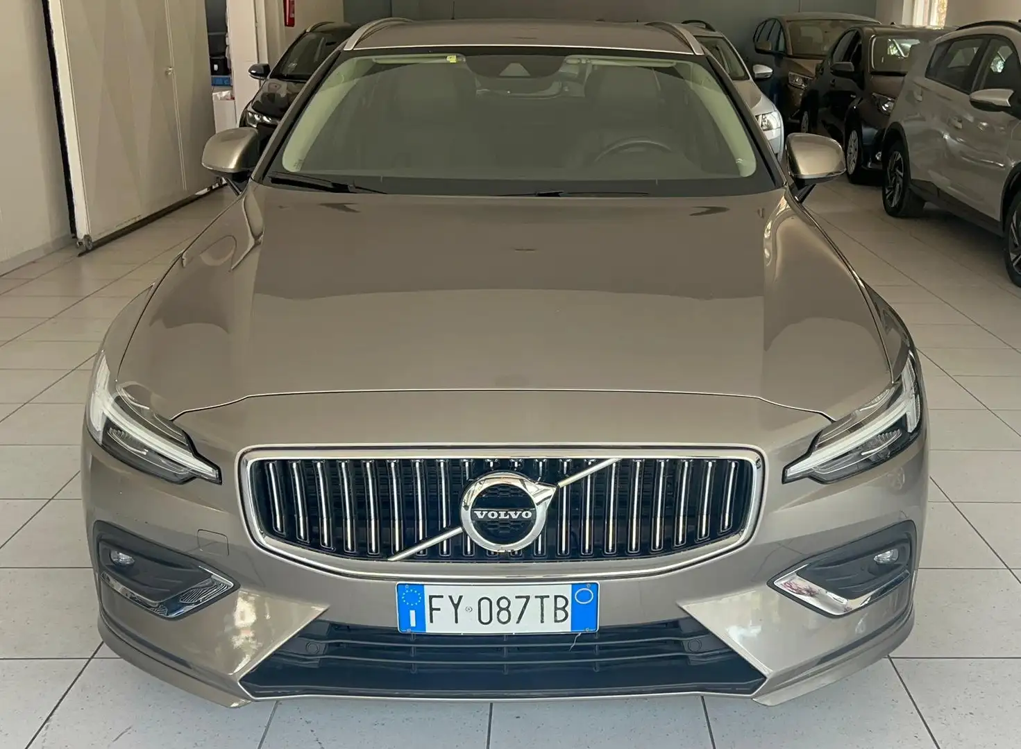 Volvo V60 V60 II 2019 2.0 d3 Inscription AWD geartronic my20 Oro - 2