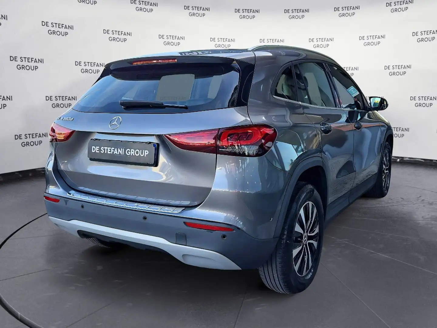 Mercedes-Benz GLA 180 GLA 180 d Automatic Sport Grigio - 2