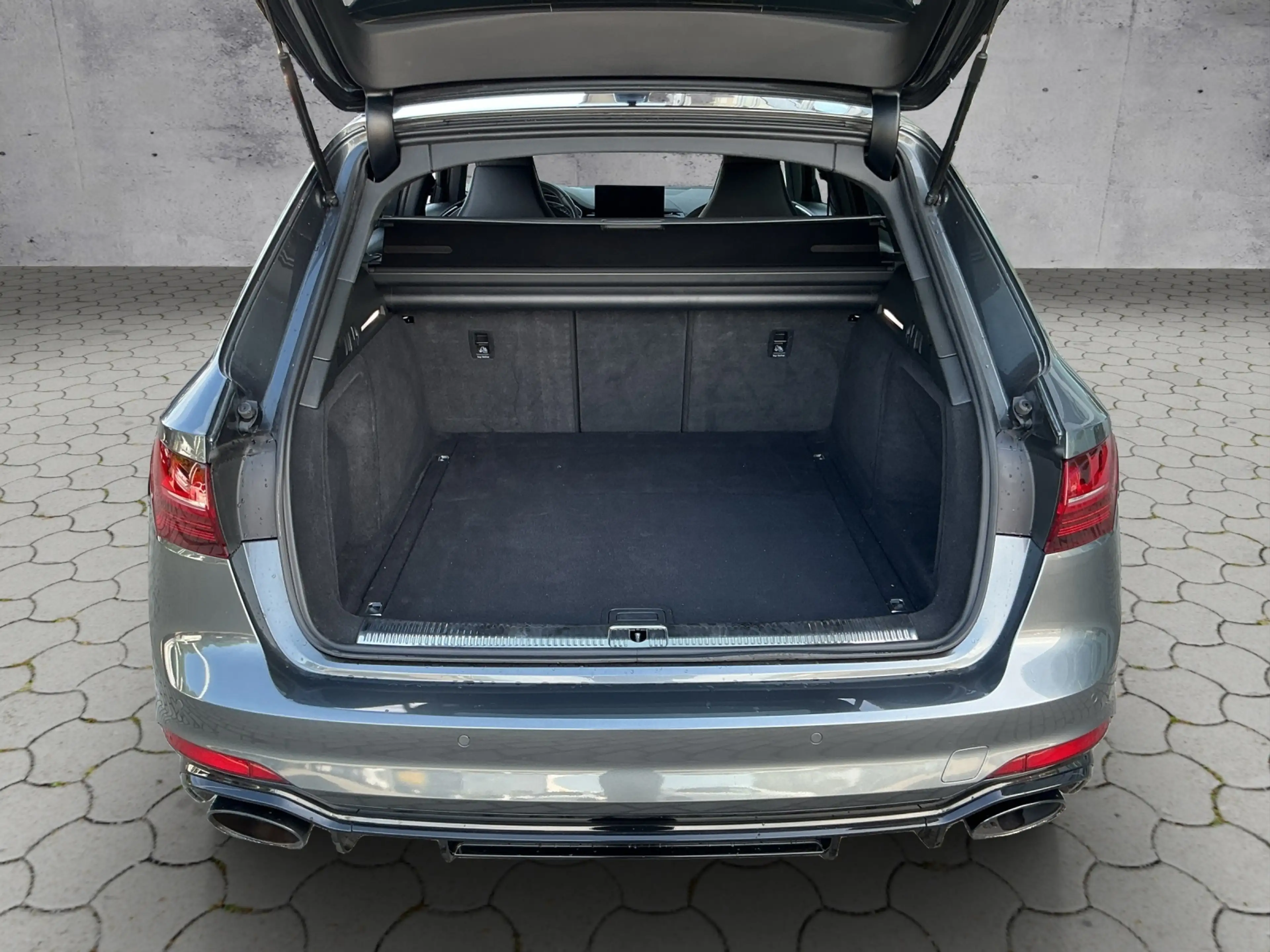 Audi RS4 Avant 2.9 TFSI quat. LEDER/LED/AUDISOUND — photo 10