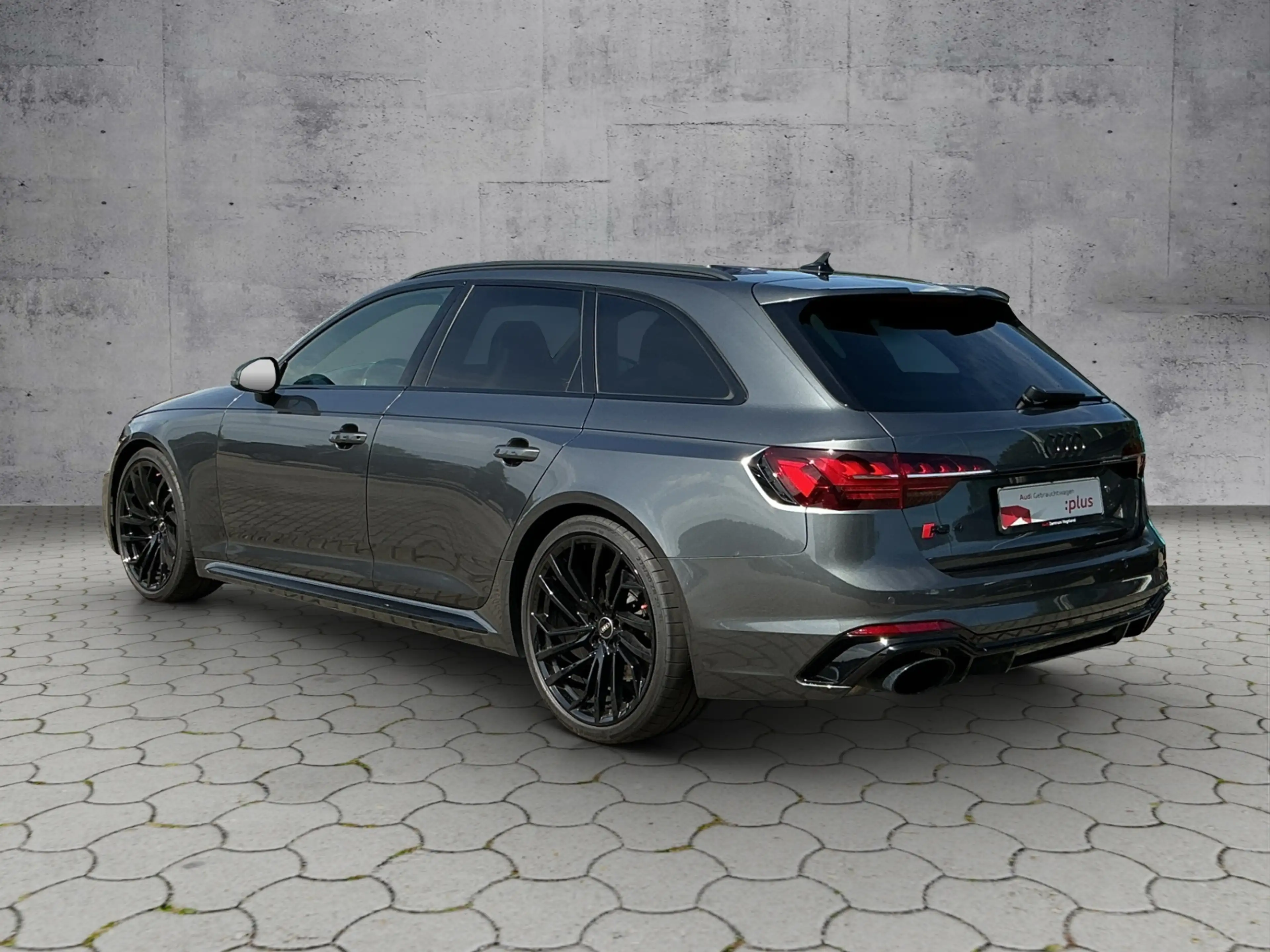 Audi RS4 Avant 2.9 TFSI quat. LEDER/LED/AUDISOUND — photo 3