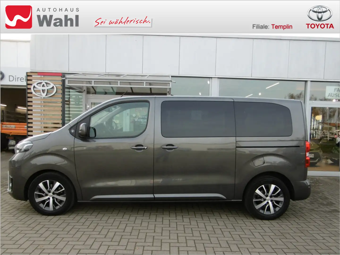 Toyota Proace Verso 2.0 L1 Team Deutschland Gris - 2