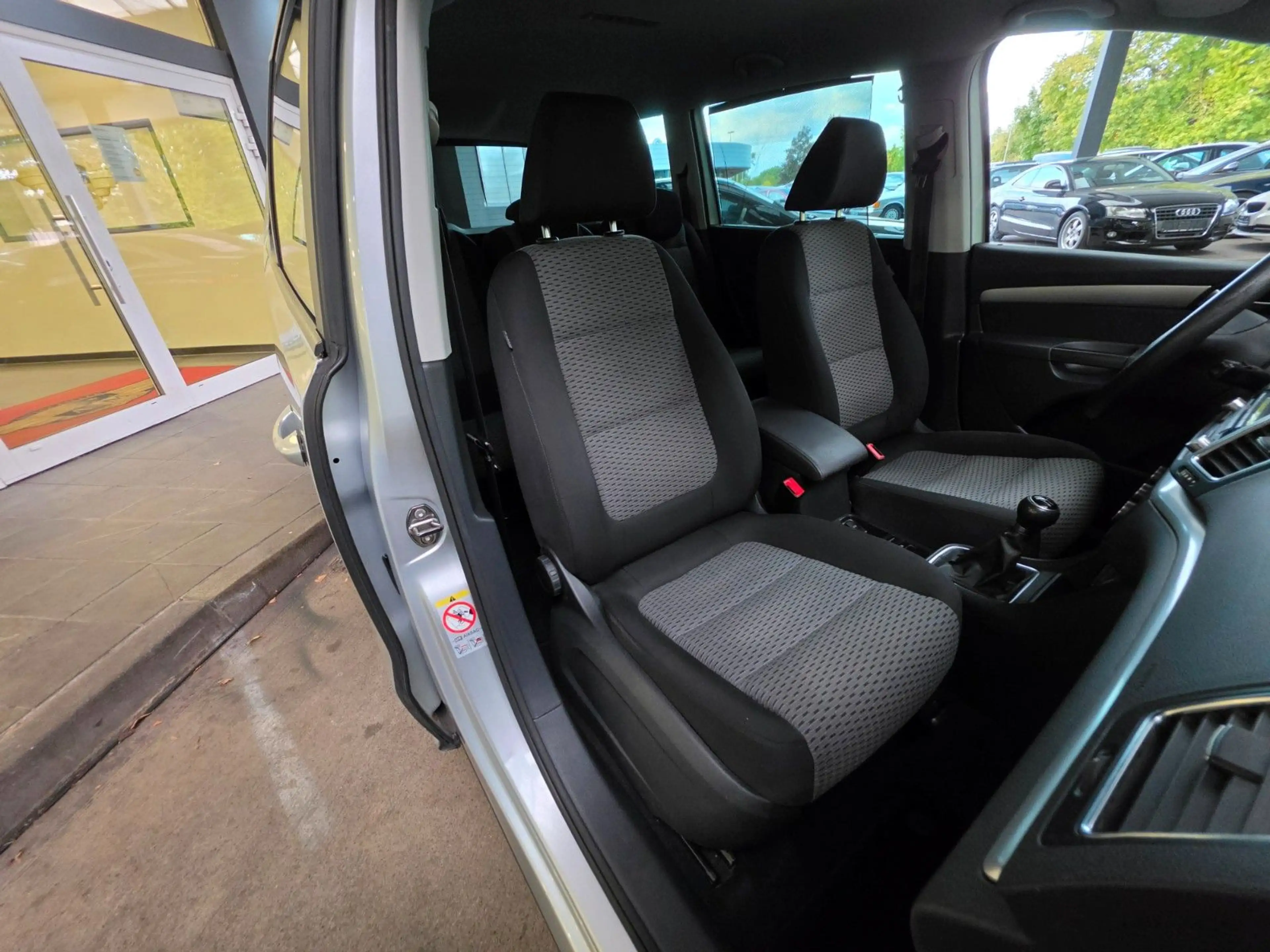 Volkswagen Sharan 2.0 TDI Trendline BMT PRIVACY/AHK/2.Hand — photo 14