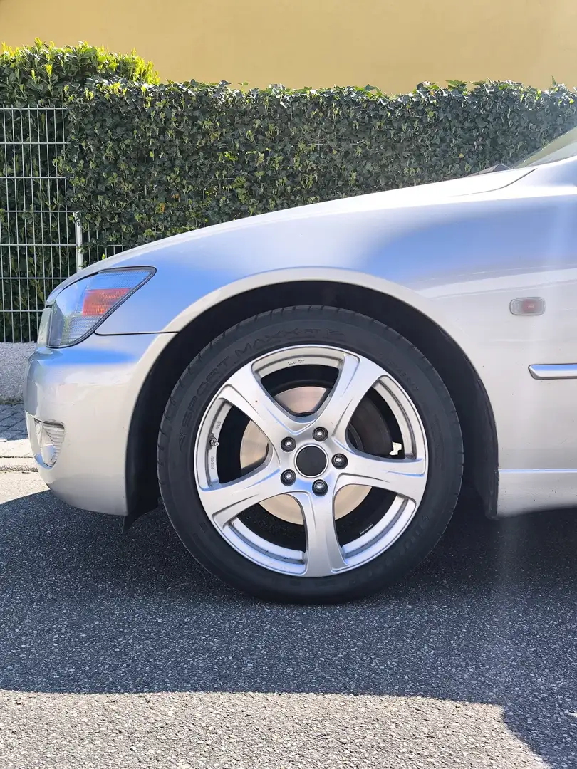 Lexus IS 200 Limited 1Hand Rentnerfahrzeug geb.1935 Scheckheft! Silber - 2