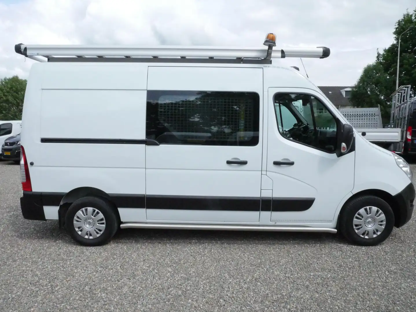 Renault Master 2.3 dCi 130PK, L2H2, Airco imperial camera navi Wit - 2