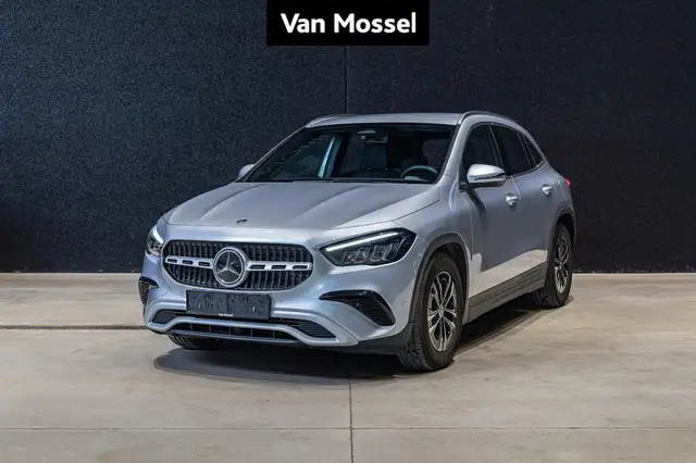 Mercedes-Benz GLA 180 GLA Business Line CAMERA | CARPLAY | Zetelverwarmi