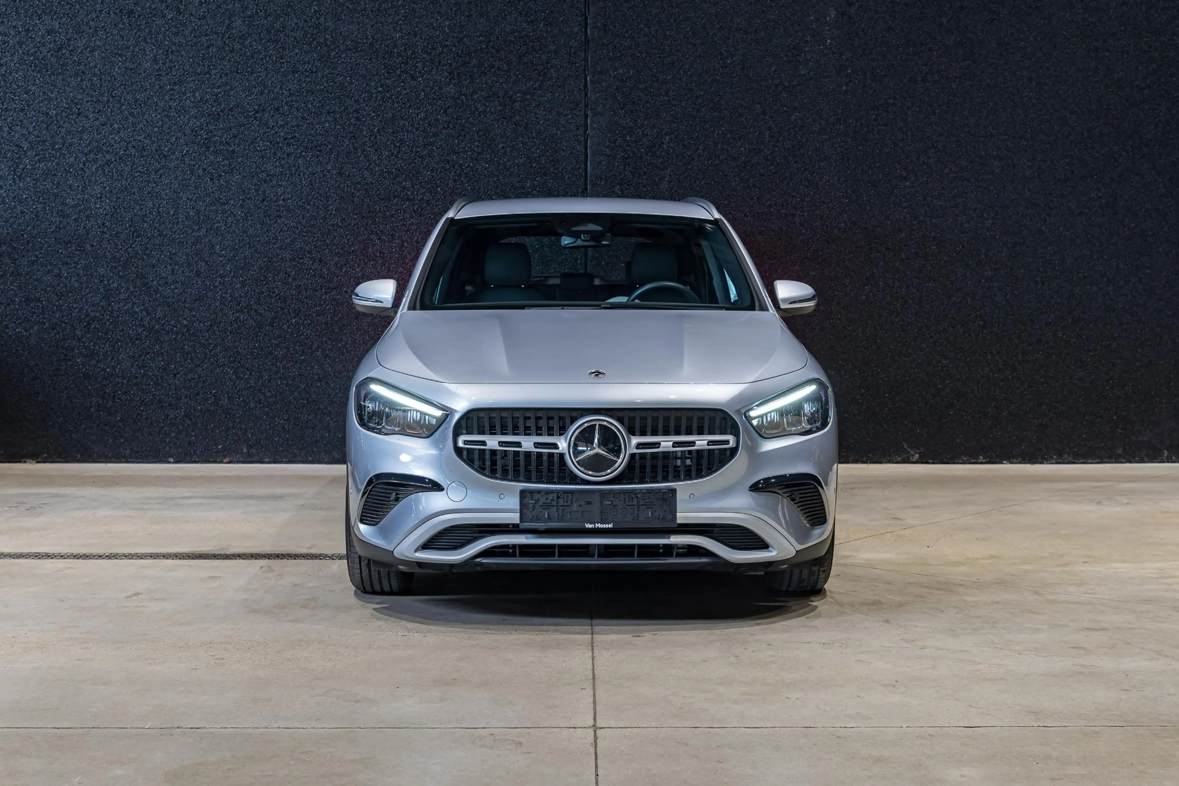 Mercedes-Benz GLA 180 GLA Business Line — photo 2