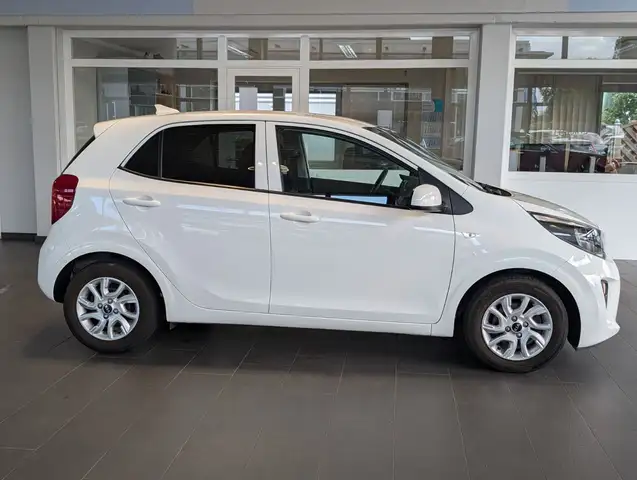 Kia Picanto view 2