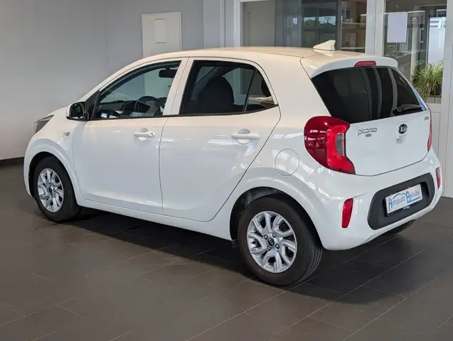 Kia Picanto view 9