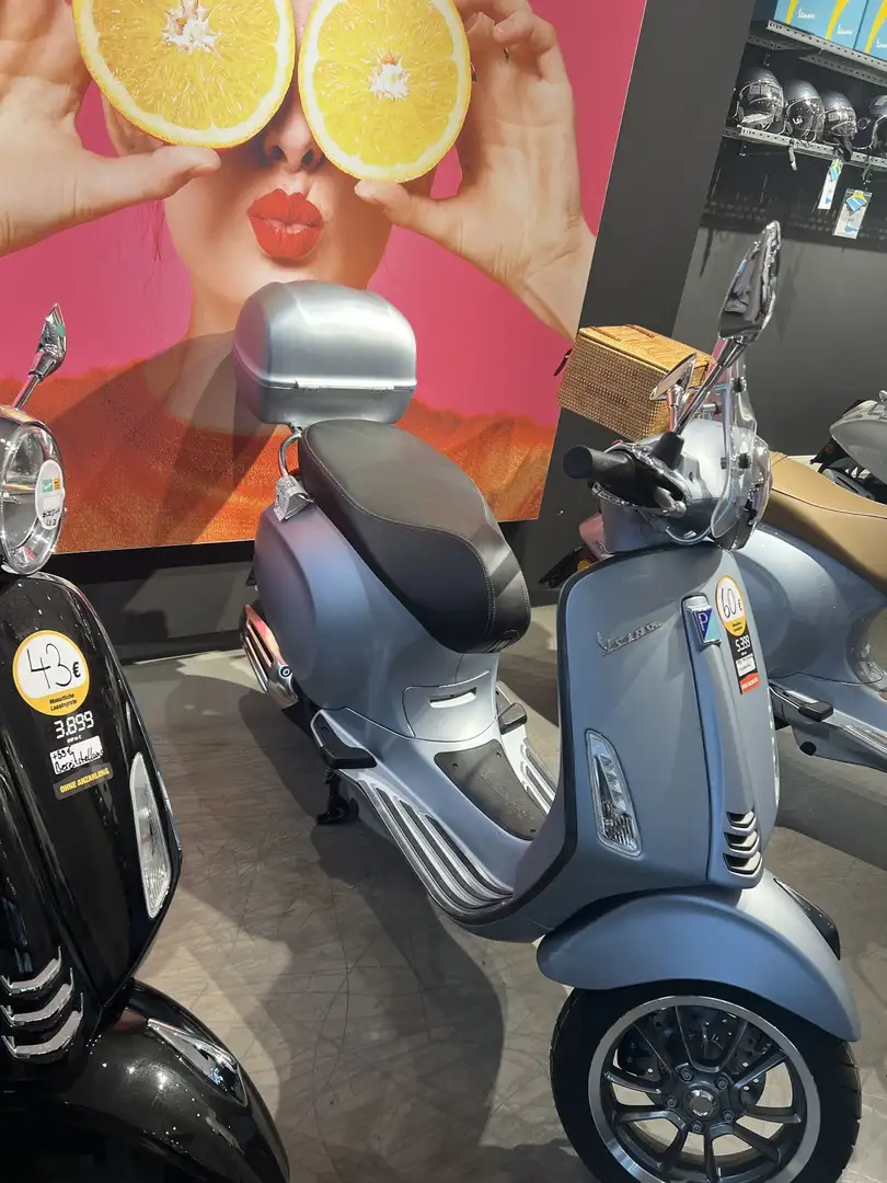 Vespa Primavera S 125 Holiday ABS Topcase 3+4 Garantie Серый - 2