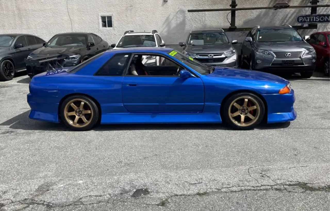 Nissan Skyline снимка Nissan Skyline