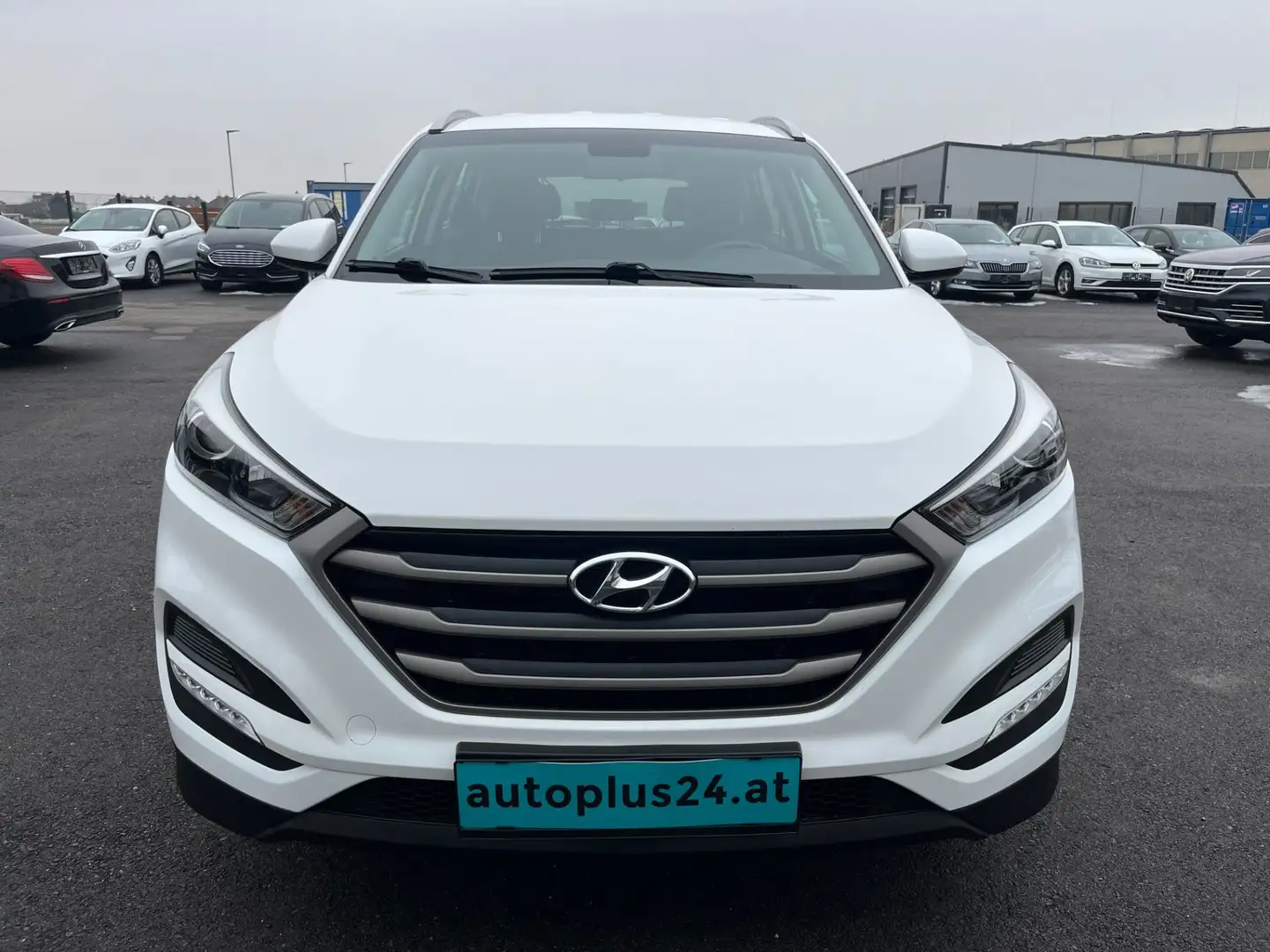 Hyundai TUCSON 1,6 GDI Start-Stopp Comfort Weiß - 2