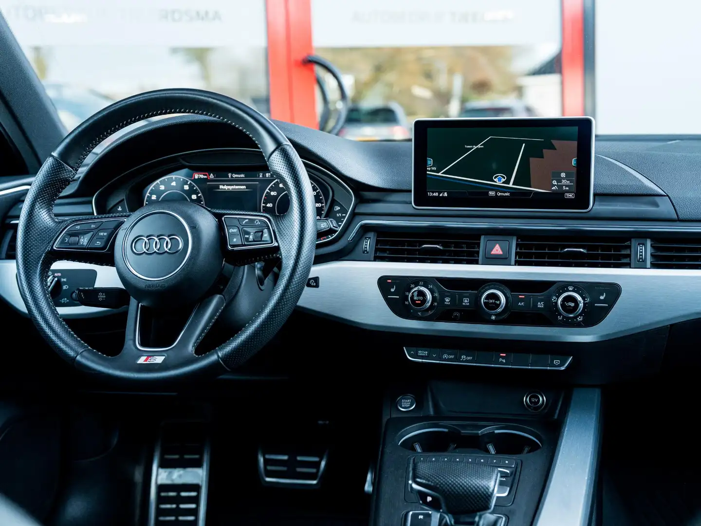 Audi A4 Avant 2.0 TFSI Sport Pro Line S 252PK | 3x S-Line Zwart - 2