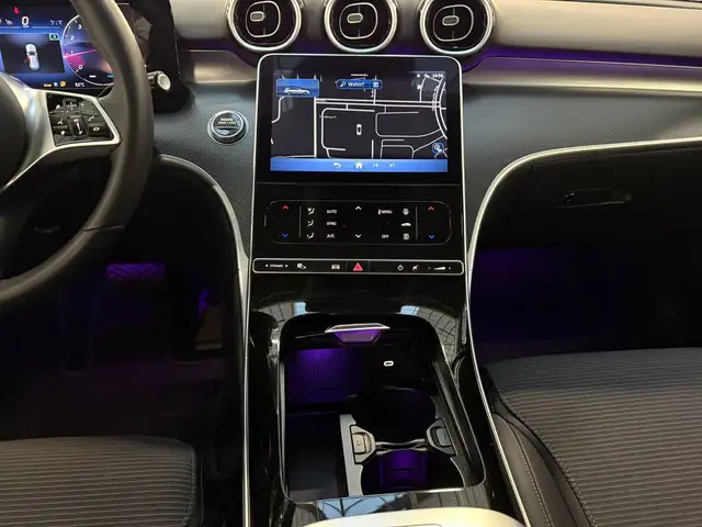 Mercedes-Benz C-Class view 11
