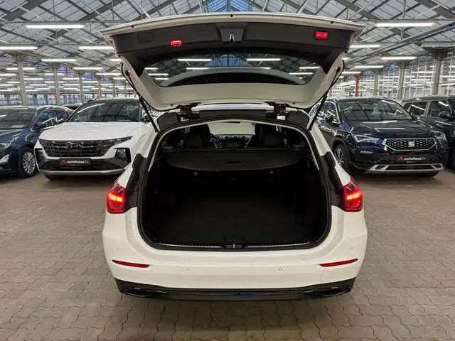Mercedes-Benz C-Class view 6