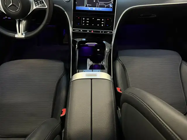 Mercedes-Benz C-Class view 14