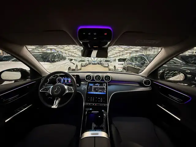 Mercedes-Benz C-Class view 9