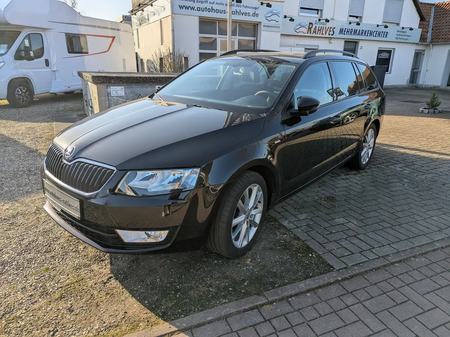 Skoda Octavia Combi Joy 1.4 TSI Schwarz - 2