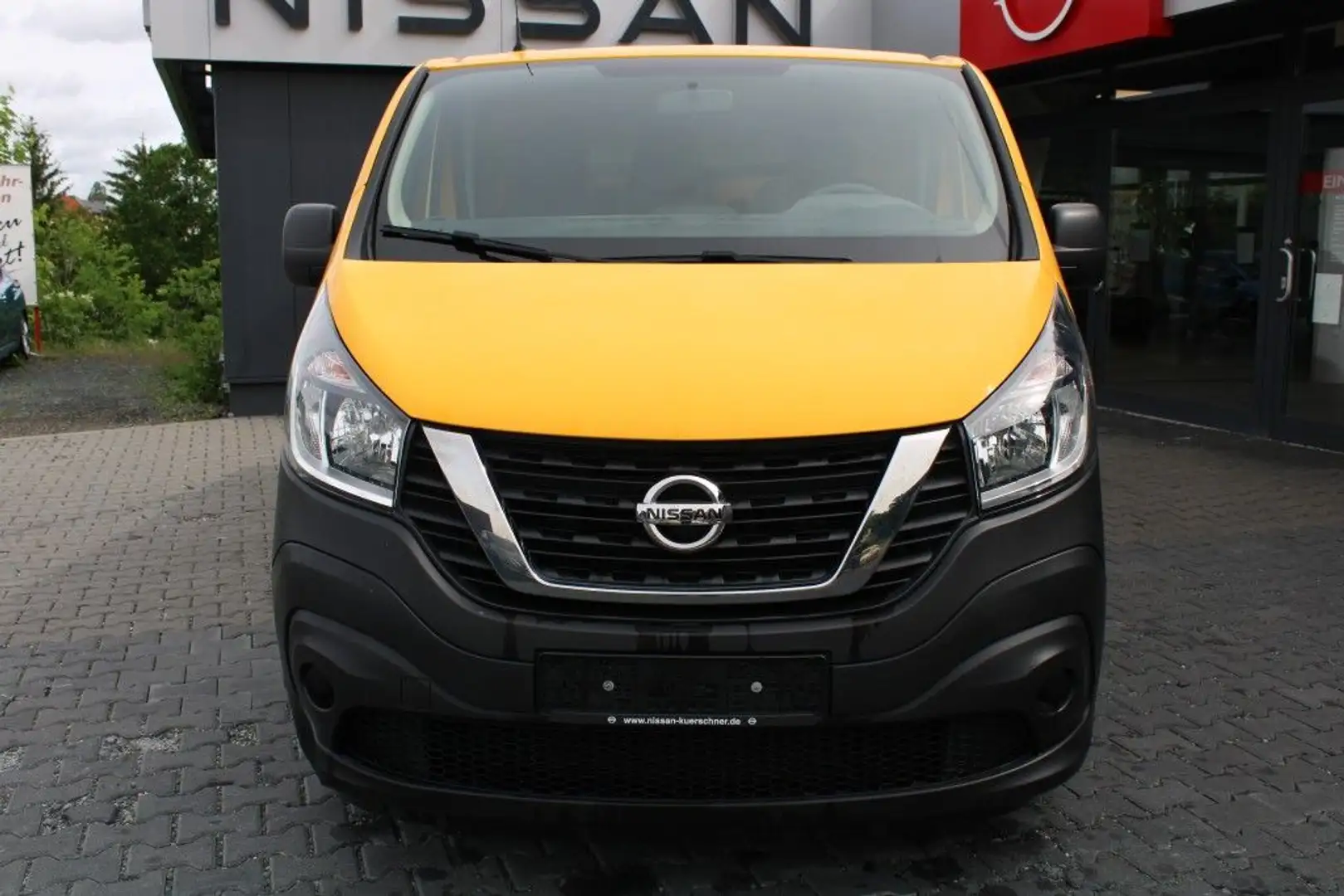 Nissan NV300 L2H1 2,9 dCi 120 Pro C&S Gelb - 2