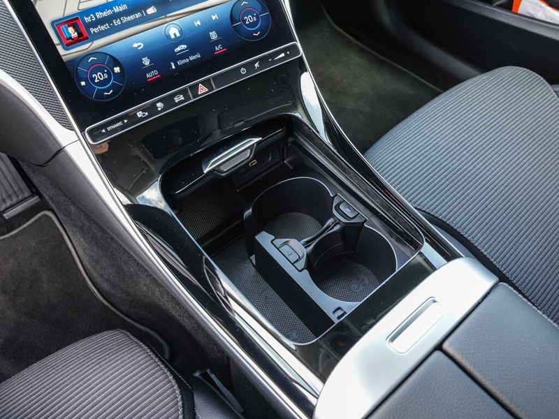 Mercedes-Benz C 300 C 300 e AVANTGARDE MBUX KAMERA APPLE LED DAB — photo 12