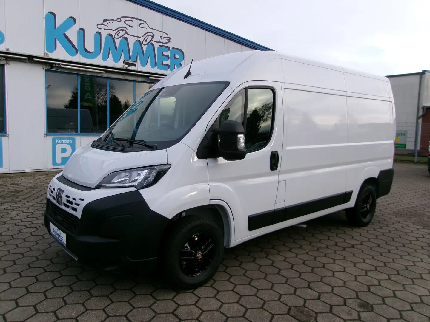 Fiat Ducato H2 Kastenwagen 33 L2H2  AHK NAVI ALU GJR Weiß - 1