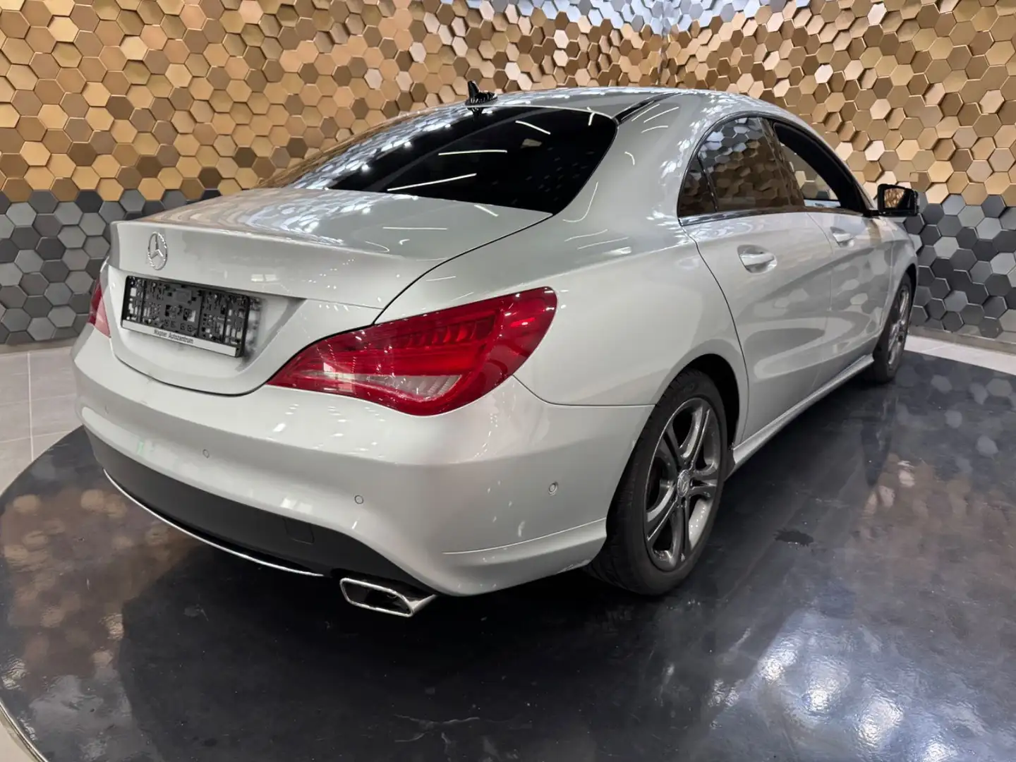 Mercedes-Benz CLA 200 CDI *Urban*Bi-Xenon*Night-Paket* Zilver - 2