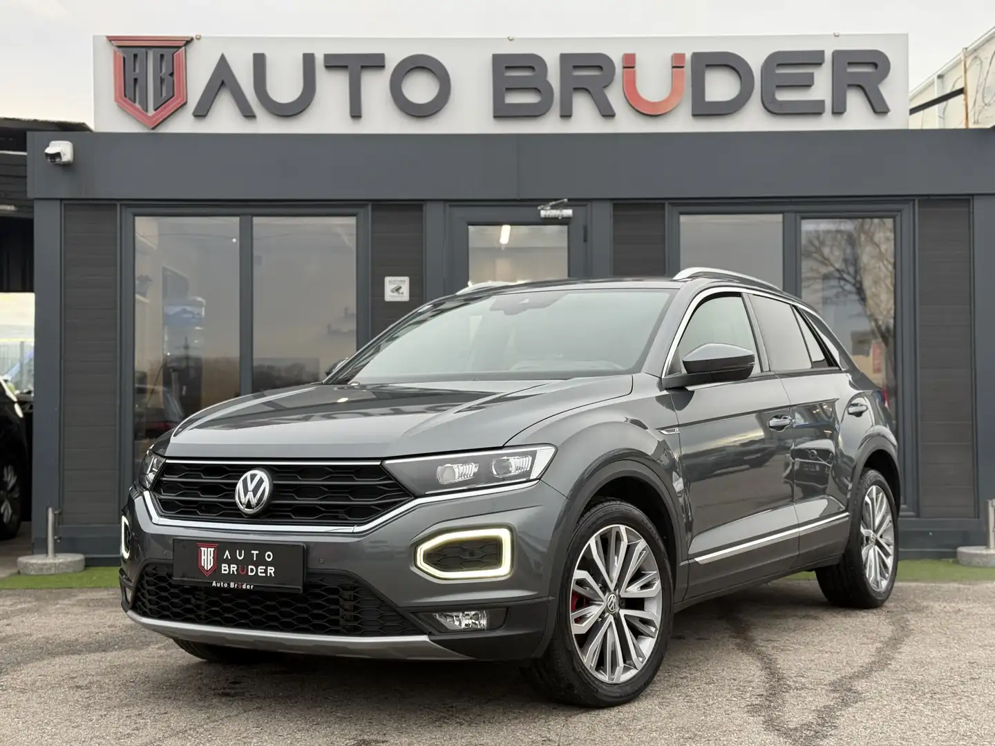 Volkswagen T-Roc 2,0 TDI SCR 4Motion R-Line DSG Grau - 2