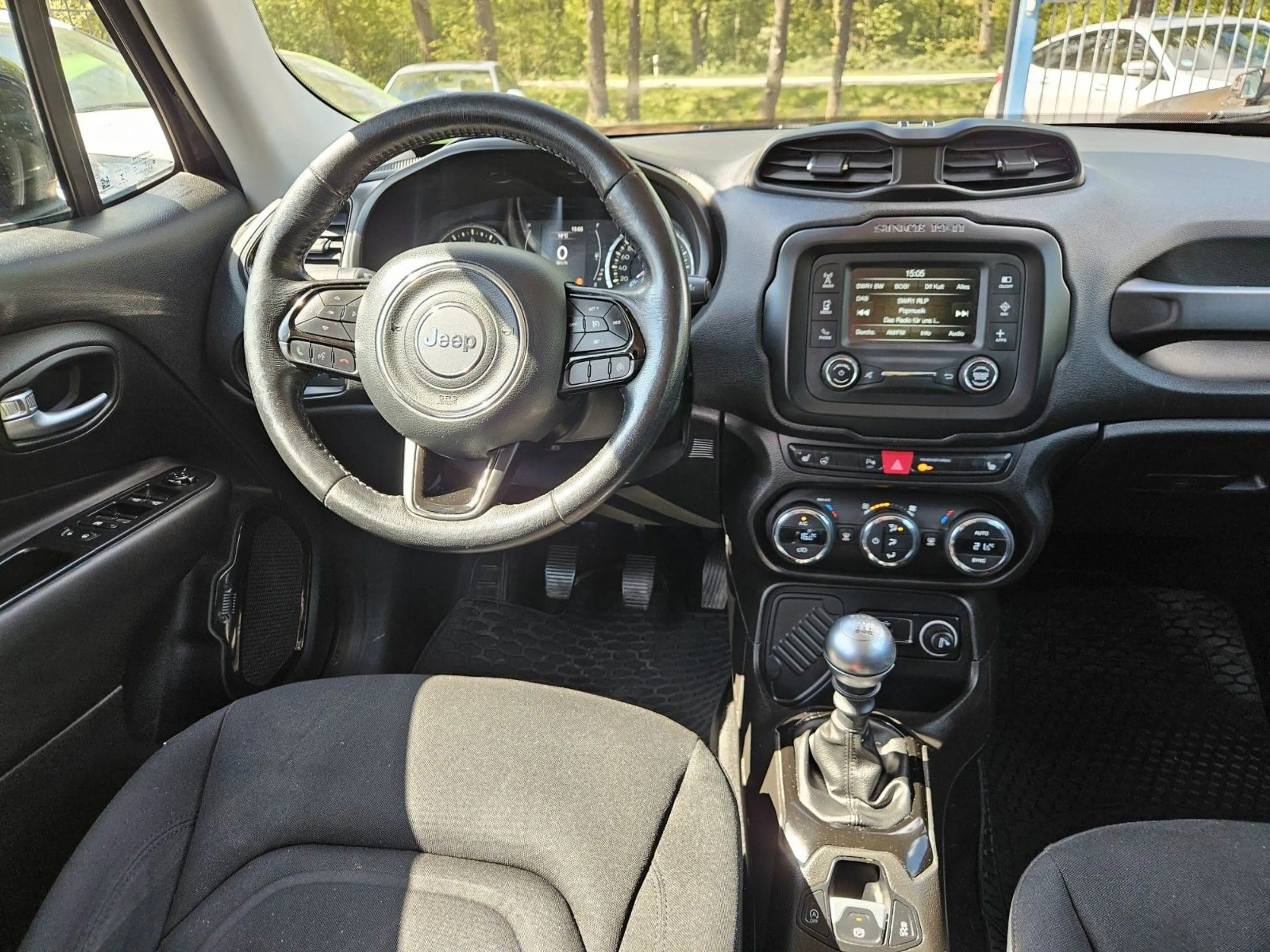 Jeep Renegade Longitude FWD — photo 15
