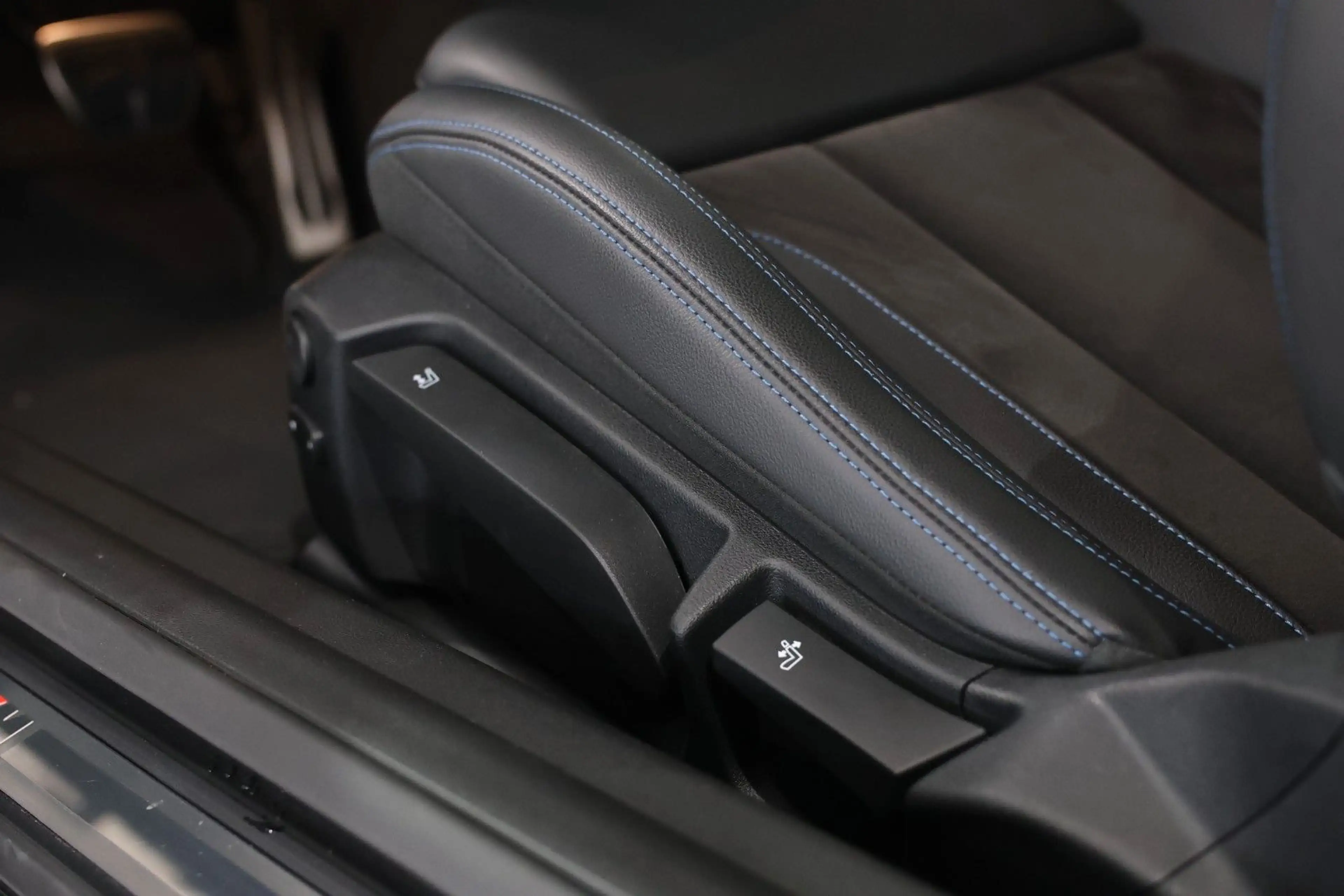 BMW 240 Coupe xDrive HUD*KAM*Metallic*Alcantara — photo 10