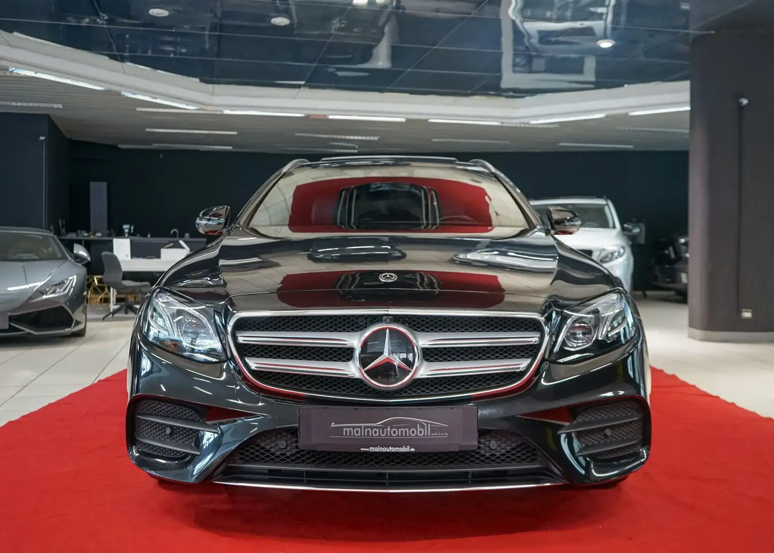 Mercedes-Benz E 400 4Matic 1.Hand MWST AMG AHK LED Luft Keyles Schwarz - 1