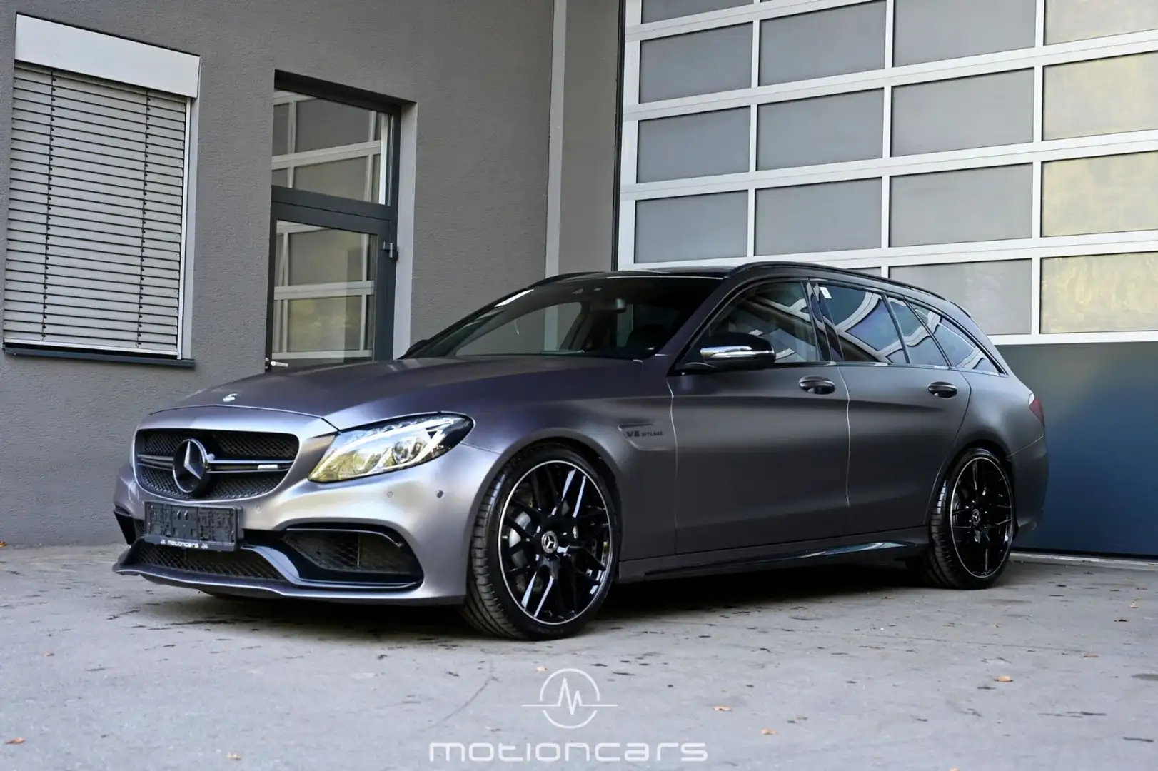 Mercedes-Benz C 63 AMG EXP € 35.980,- Schwarz - 2