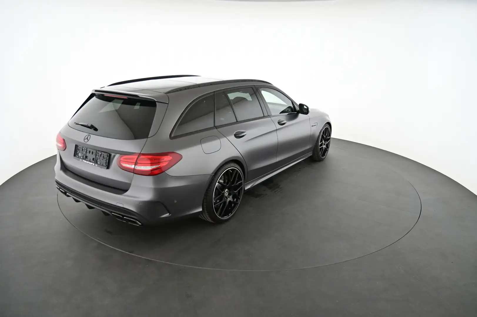 Mercedes-Benz C 63 AMG EXP € 33.980,- Schwarz - 2