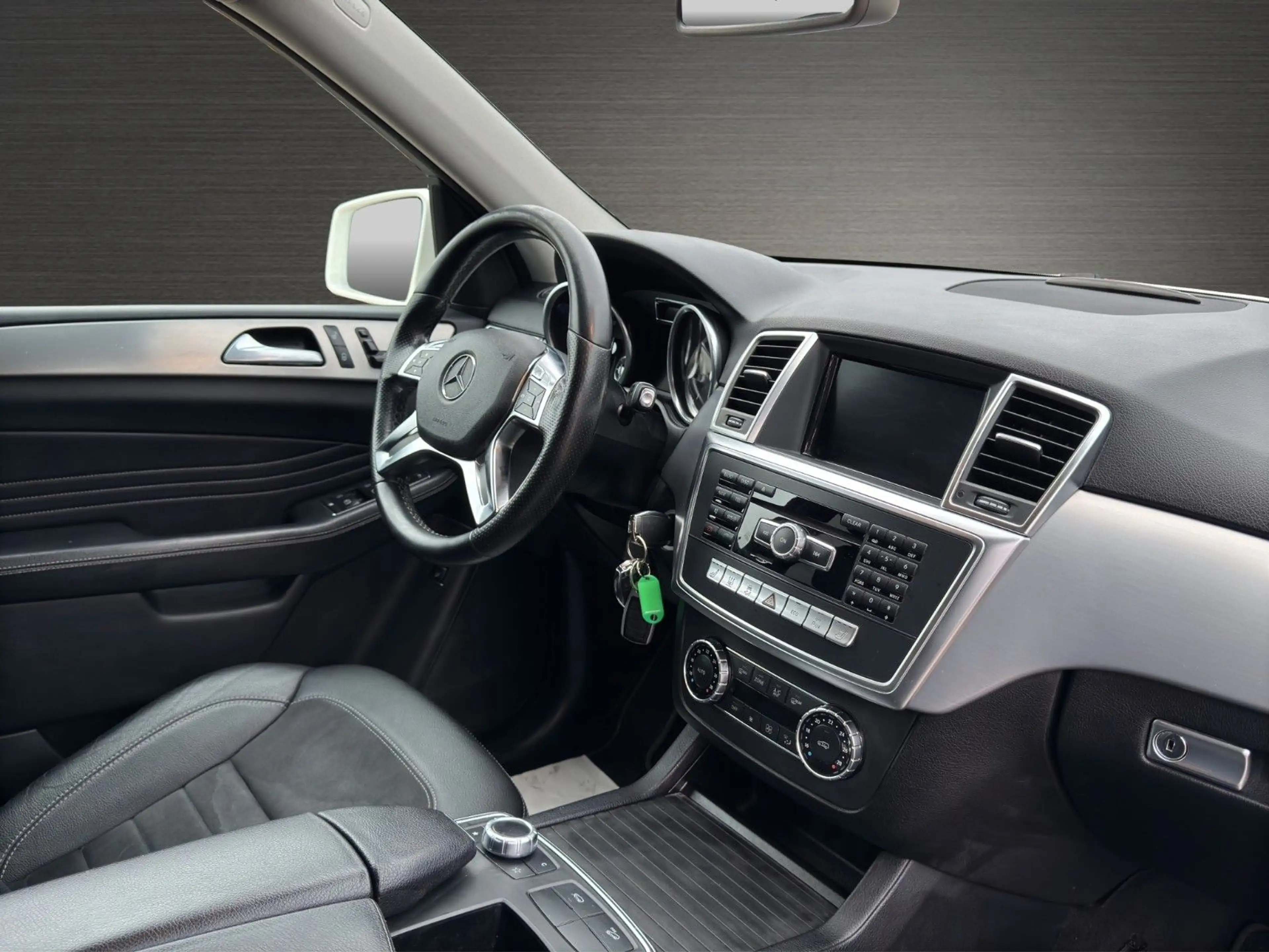 Mercedes-Benz ML 350 CDI AMG 4Matic Xenon Standh. Kamera Tempo — photo 15