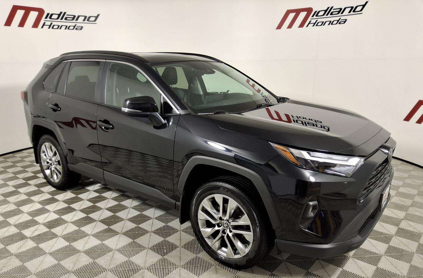 2024 Toyota RAV4 XLE AWD | Practical | Comfortable | AWD Capability — снимка 1