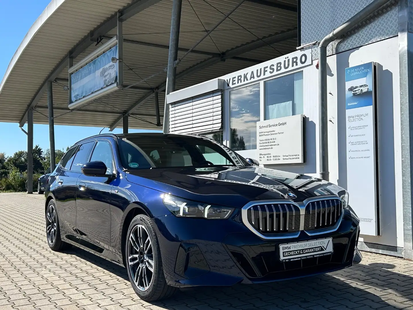 BMW 520 d xDrive Tour. M-Sport AHK GARANTIE bis 02/30 Blau - 2