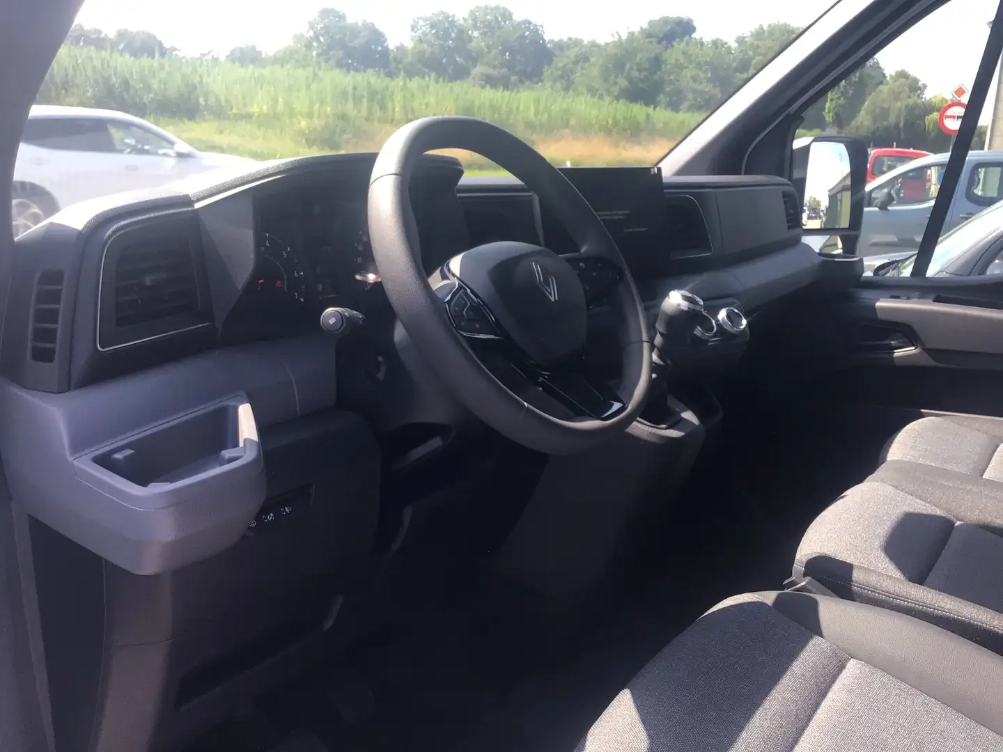 Renault Master l2h2 130pk 2025 50km 27950e ex Weiß - 2