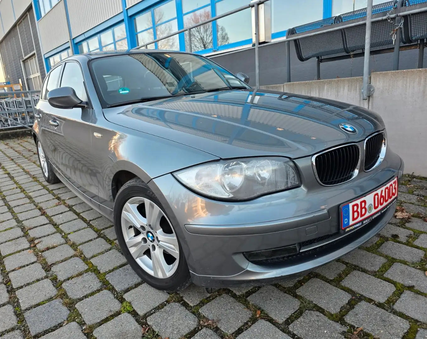 BMW 116 d/GARANTIE/TÜV03.27/KLIMA/PDC/TEMP* Gris - 1
