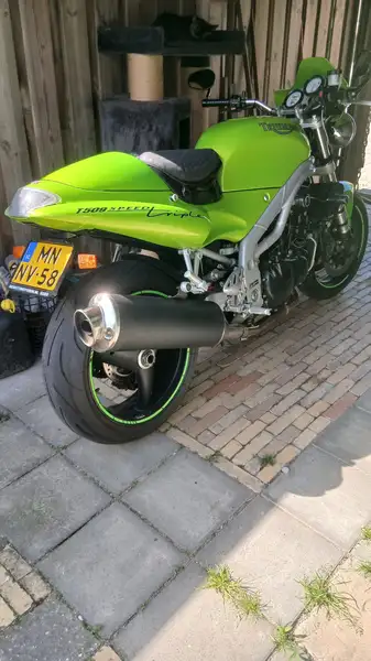 Triumph Speed Triple - foto 6