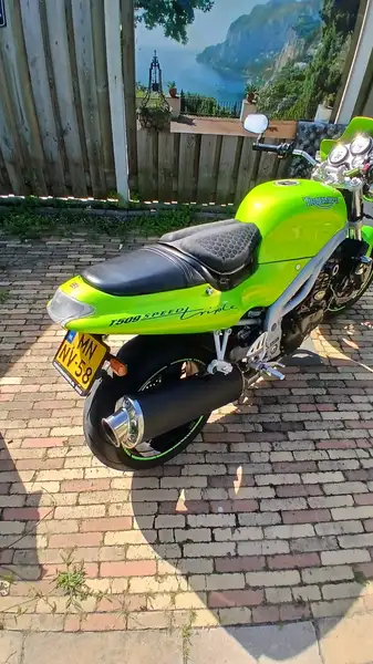 Triumph Speed Triple - foto 3